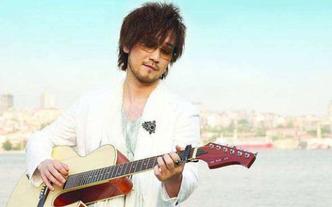 多想和你再看一次烟火吉他谱 D调高清版-小叶歌吉他制谱编配的,适合新手入门学习C调教学吉他谱。这是一首非常好听的歌曲,下面高清图片谱由极网吉它谱更新分享。如果您是吉他爱好者请关注我们的网站!
 
<p><img src=